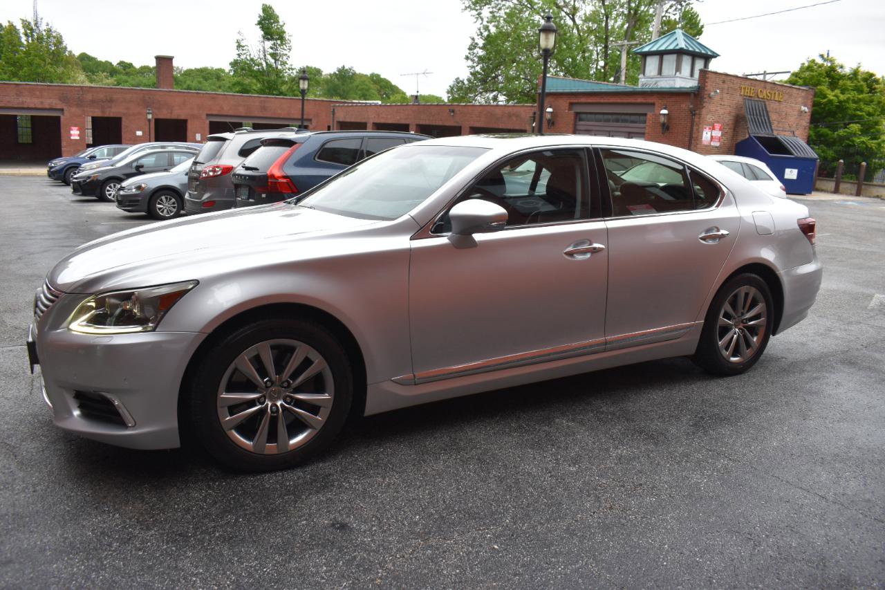 Used 2015 Lexus LS 460 AWD w/ Comfort Package image 7