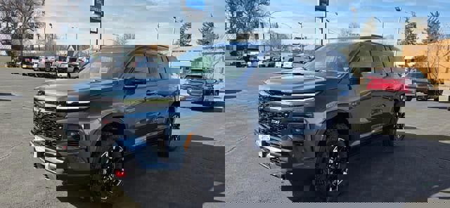 New 2026 Chevrolet Traverse Z71 w/ Enhanced Driving Package image 3