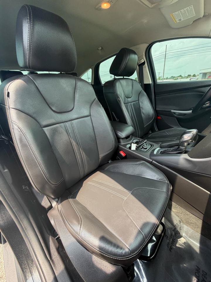Used 2014 Ford Focus Titanium FWD image 46