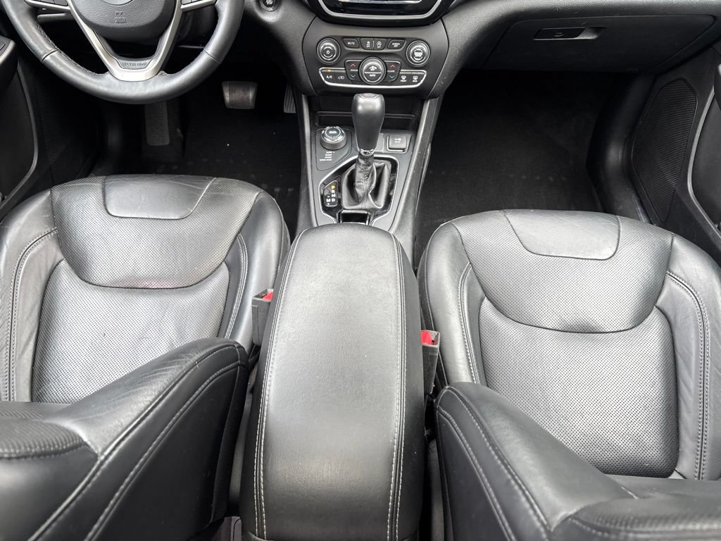 Used 2019 Jeep Cherokee Limited w/ Technology Group AWD/4WD image 19