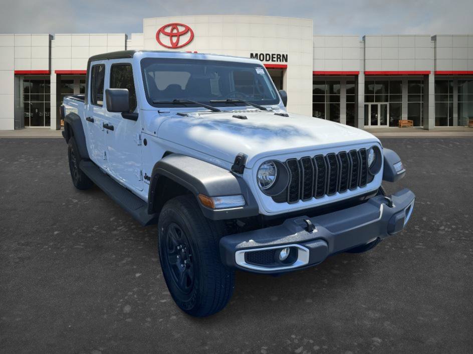 Used 2024 Jeep Gladiator Sport AWD/4WD image 3