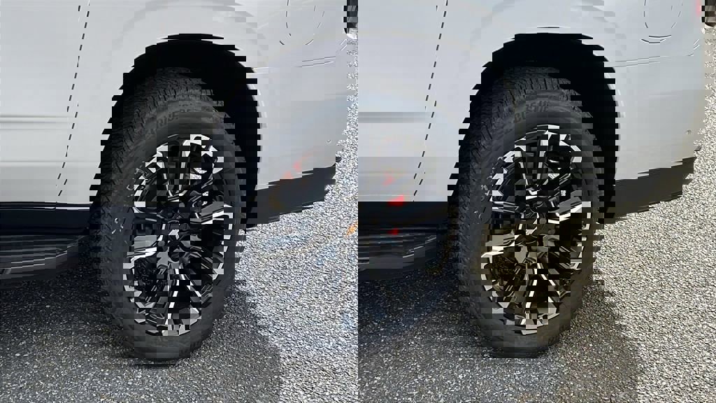 New 2025 Chevrolet Suburban RST w/ Advanced Technology Package image 9