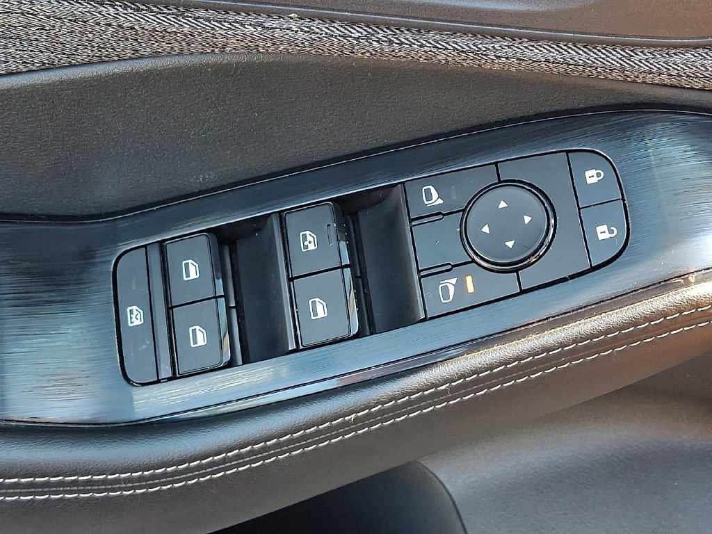 Used 2023 Nissan Rogue SV AWD/4WD image 26