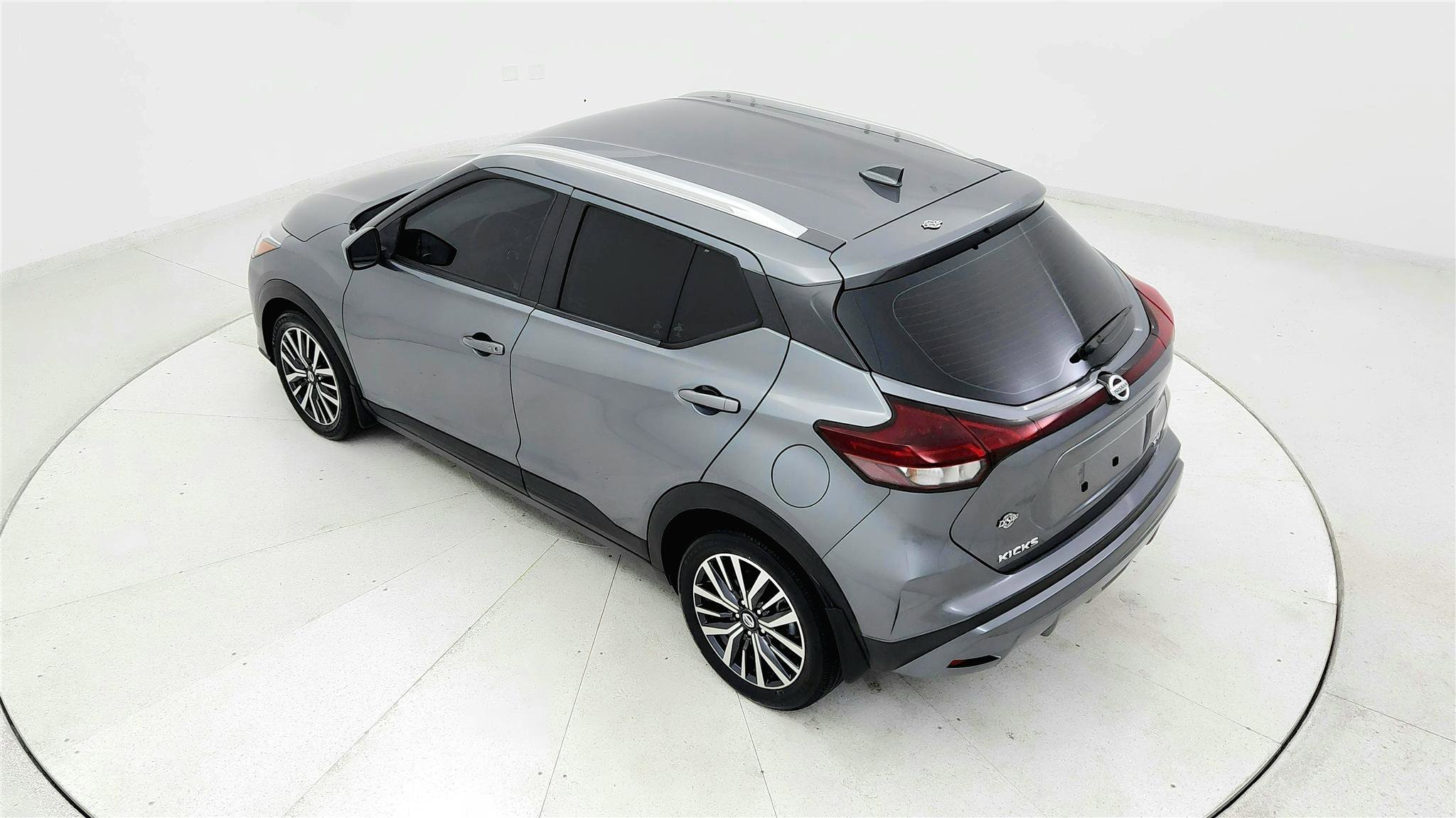 Used 2021 Nissan Kicks SV FWD image 15