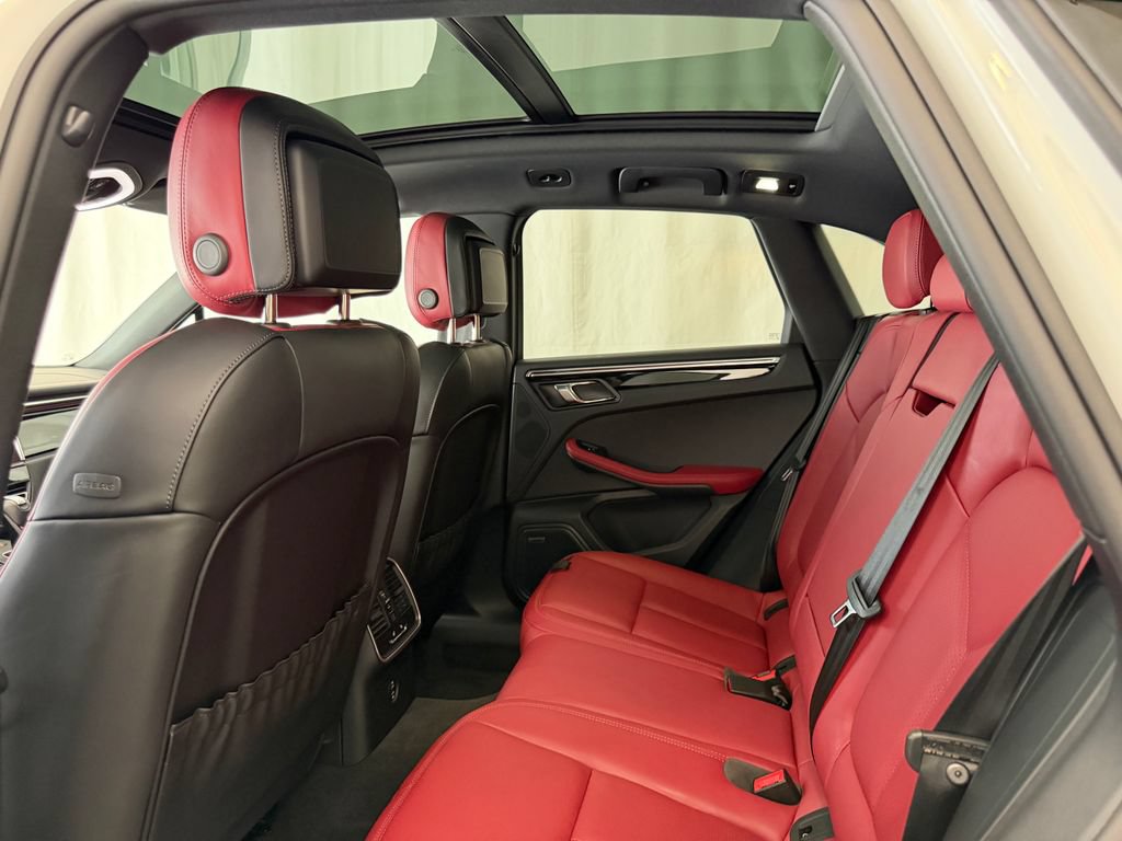 Certified 2026 Porsche Macan S AWD/4WD image 25