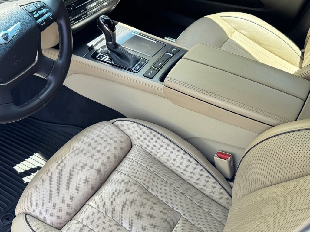 Used 2015 Hyundai Genesis 5.0 image 6