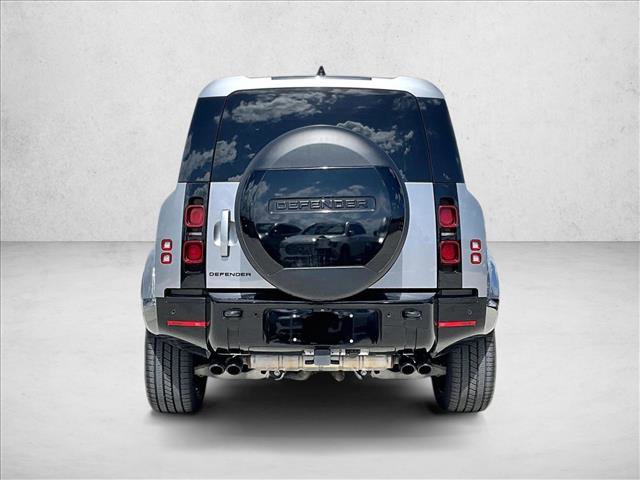 Used 2024 Land Rover Defender 110 SE image 4