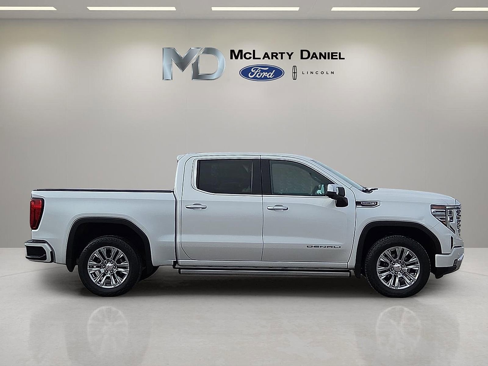 Used 2023 GMC Sierra 1500 Denali w/ Technology Package image 6