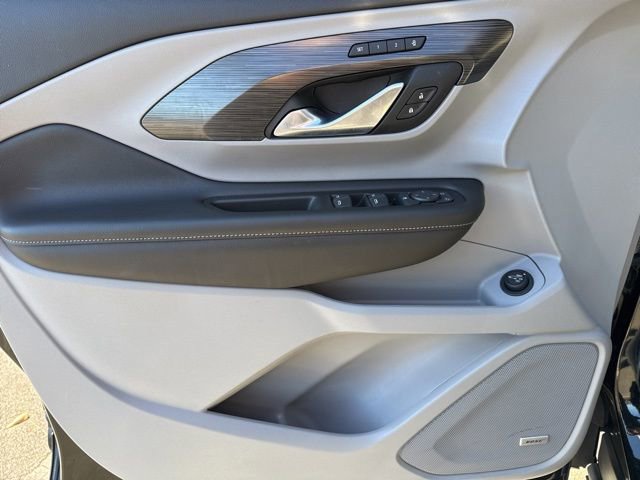 Used 2022 GMC Terrain SLT w/ Infotainment Package II image 9