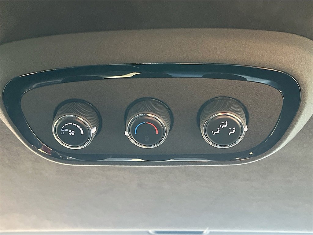 Used 2023 Dodge Durango R/T w/ Hemi Orange Plus Package image 28