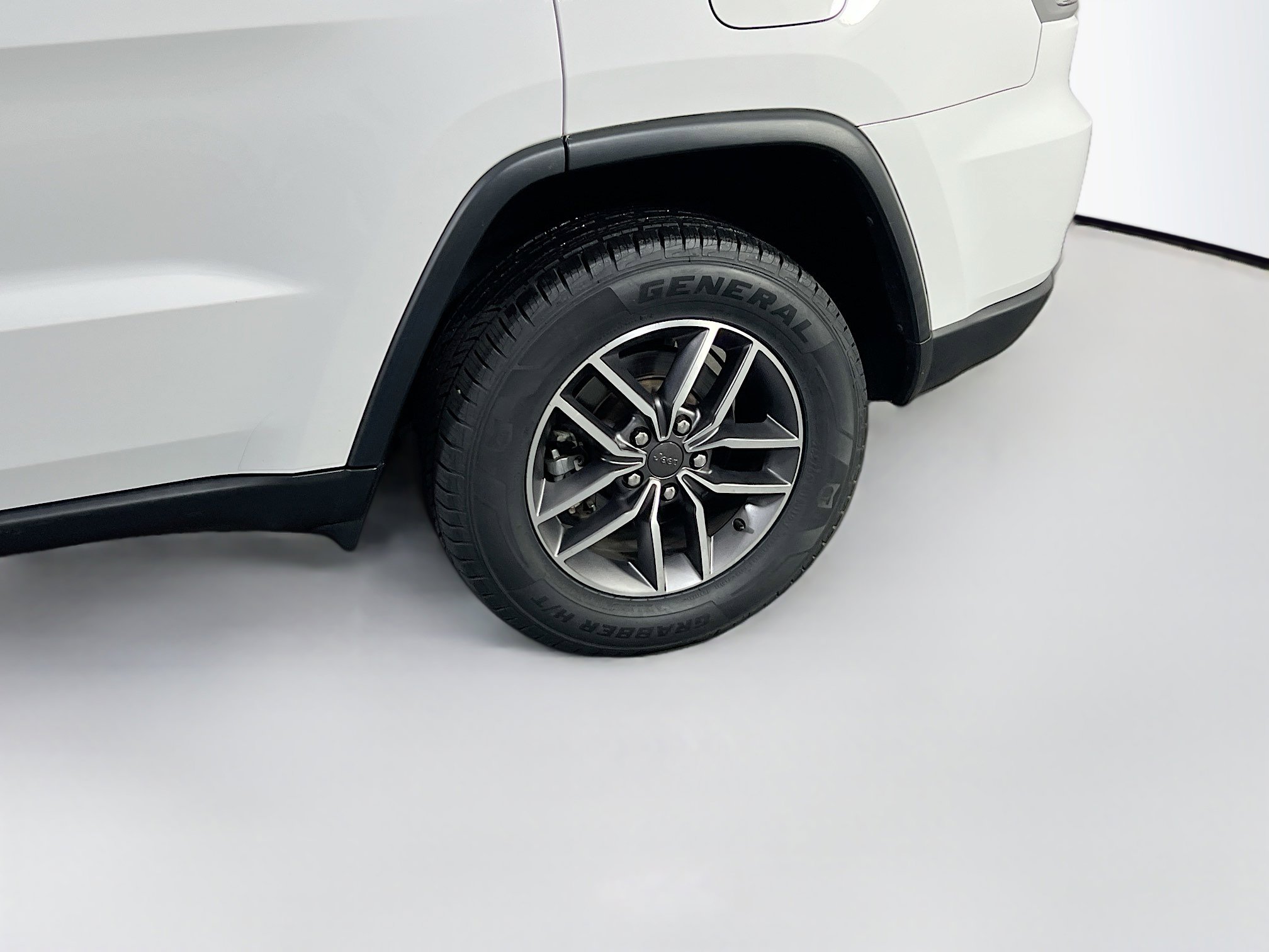 Used 2022 Jeep Grand Cherokee Limited AWD/4WD image 30