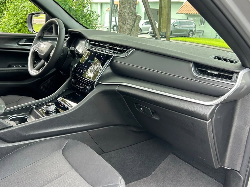 Certified 2024 Jeep Grand Cherokee Laredo X w/ Trailer Tow Package image 36