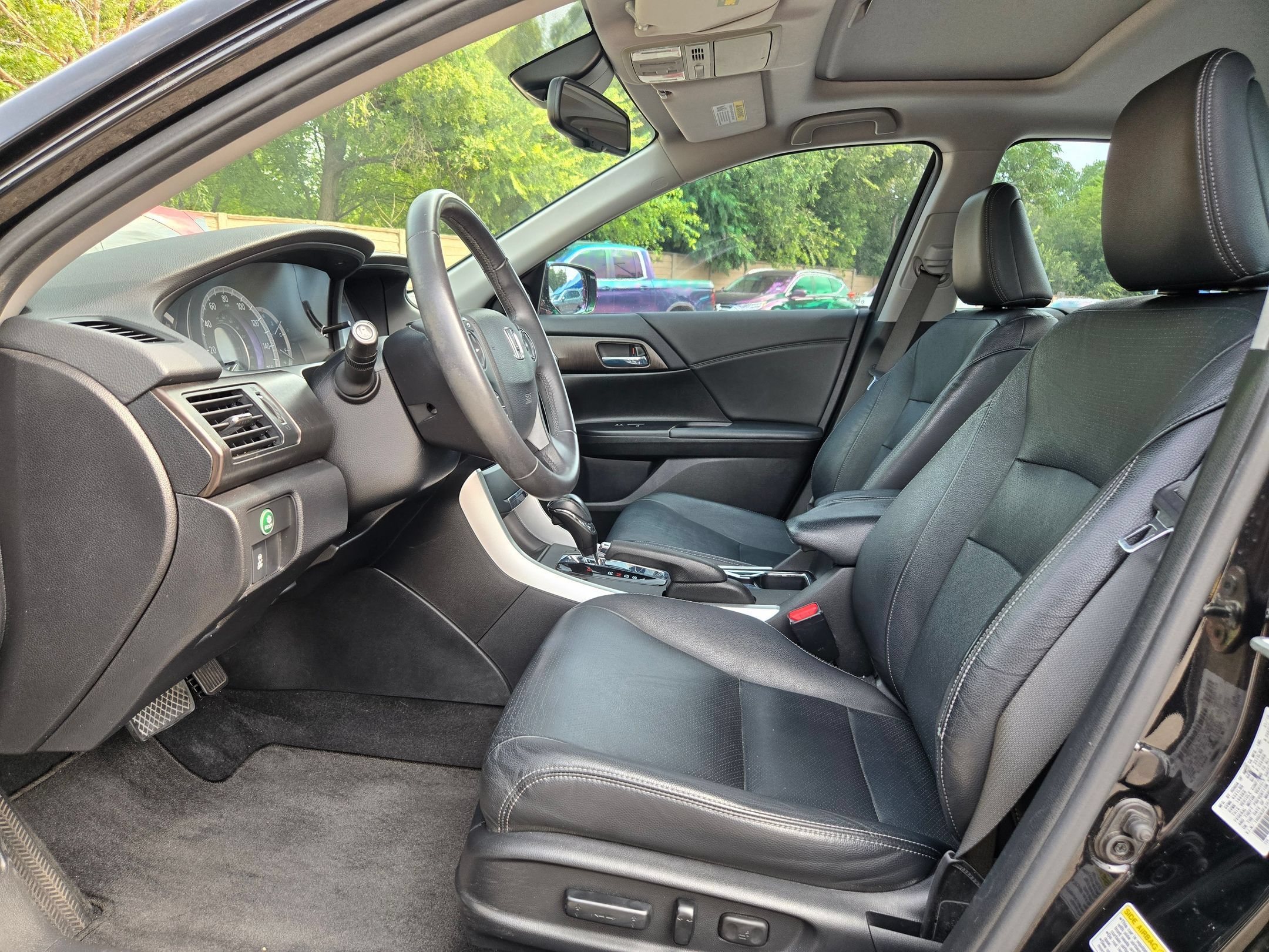 Used 2015 Honda Accord EX-L image 9