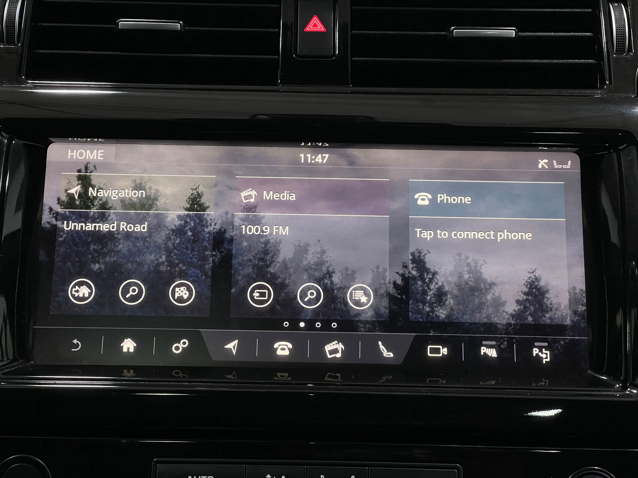 Used 2020 Land Rover Discovery HSE AWD/4WD image 24