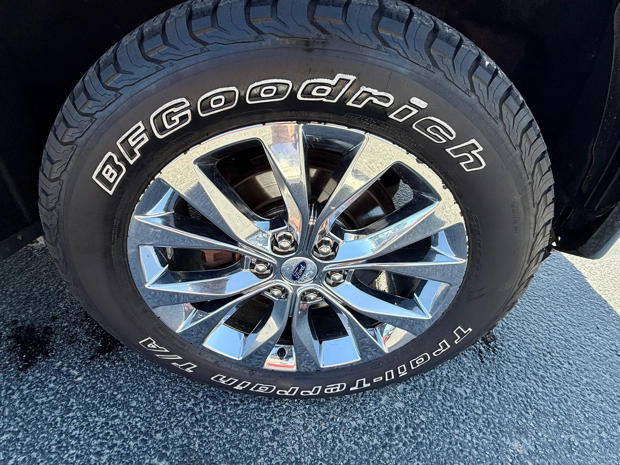 Used 2015 Ford F150 XLT w/ Equipment Group 302A Luxury AWD/4WD image 18