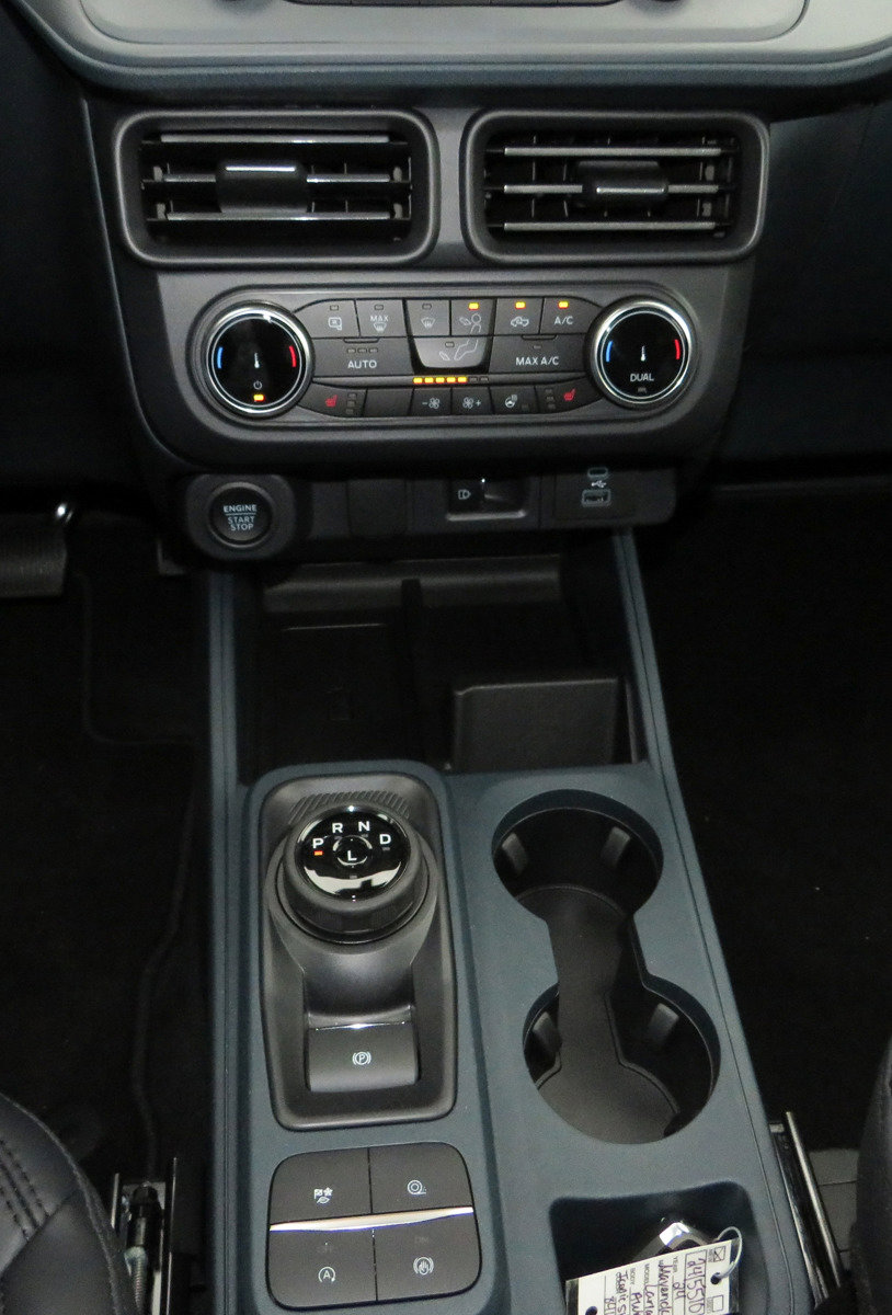 New 2024 Ford Maverick Lariat w/ Black Appearance Package image 16