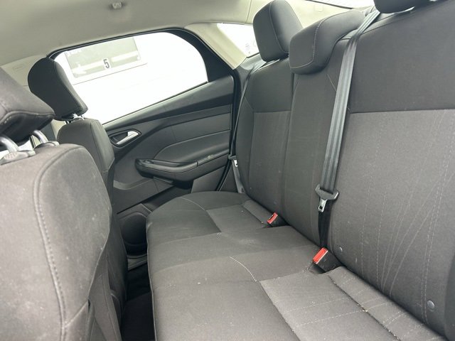 Used 2016 Ford Focus SE w/ SE Sport Package image 9