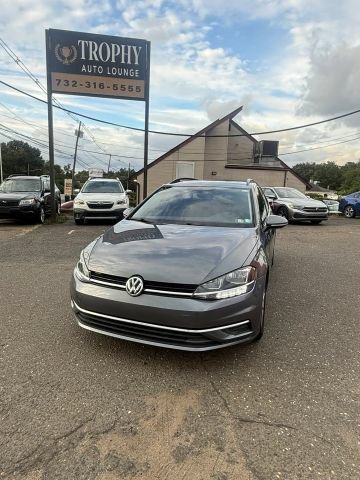 Used 2019 Volkswagen Golf SE FWD image 1