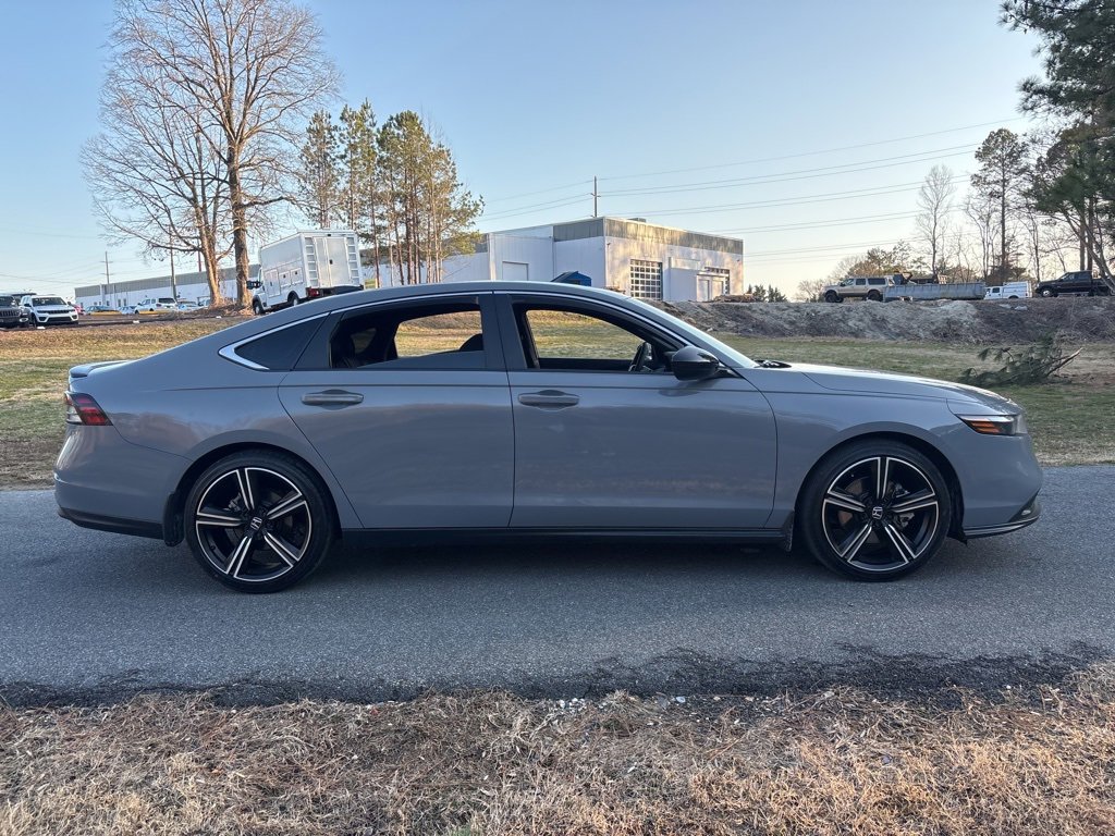 Used 2025 Honda Accord Sport image 6