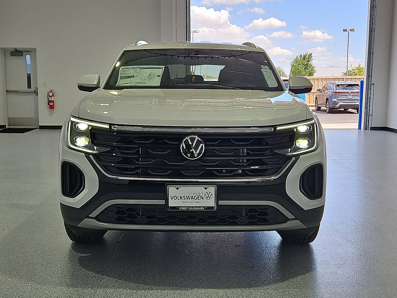 New 2026 Volkswagen Atlas Cross Sport SE FWD image 4