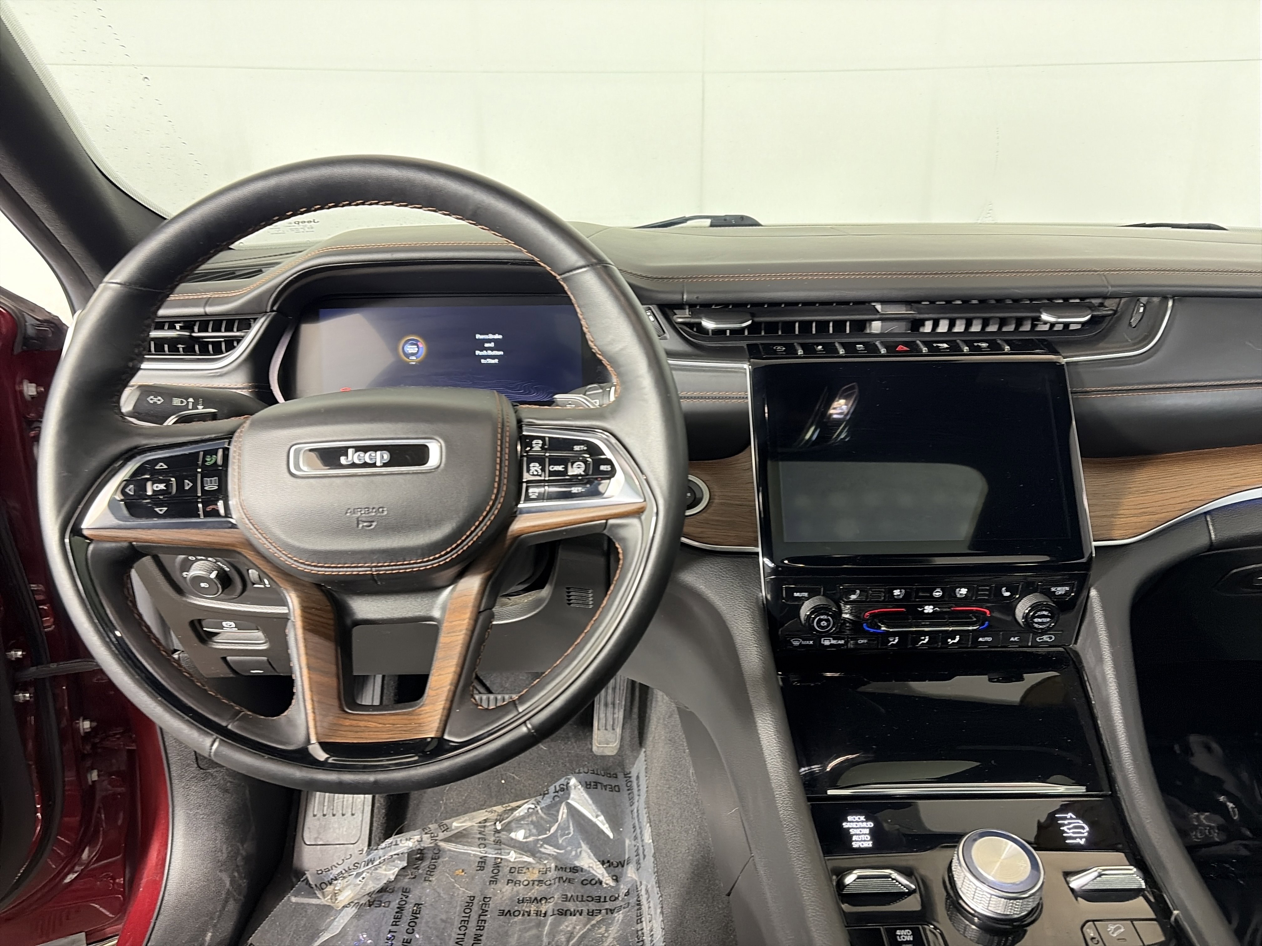 Used 2022 Jeep Grand Cherokee Summit AWD/4WD image 3