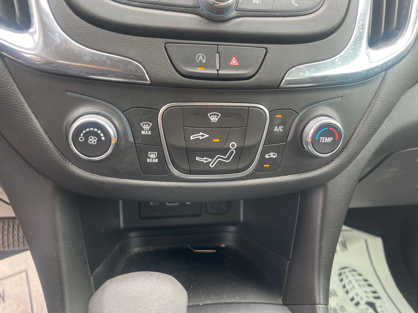 Used 2023 Chevrolet Equinox LT FWD image 30