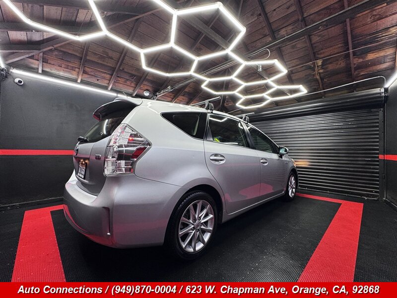 Used 2014 Toyota Prius V Five FWD image 3