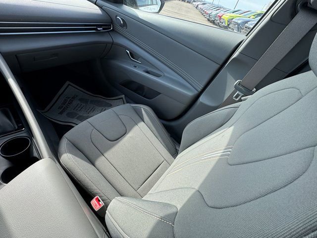 Used 2025 Hyundai Elantra Sport image 13