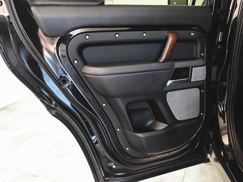 Used 2024 Land Rover Defender 130 X AWD/4WD image 12