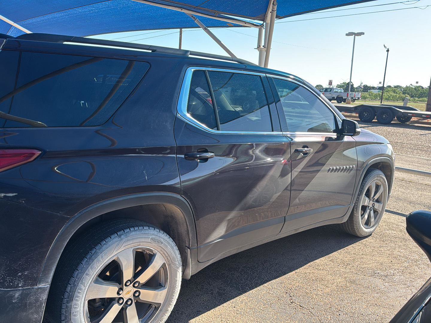 Used 2019 Chevrolet Traverse LT w/ LT Premium Package FWD image 3