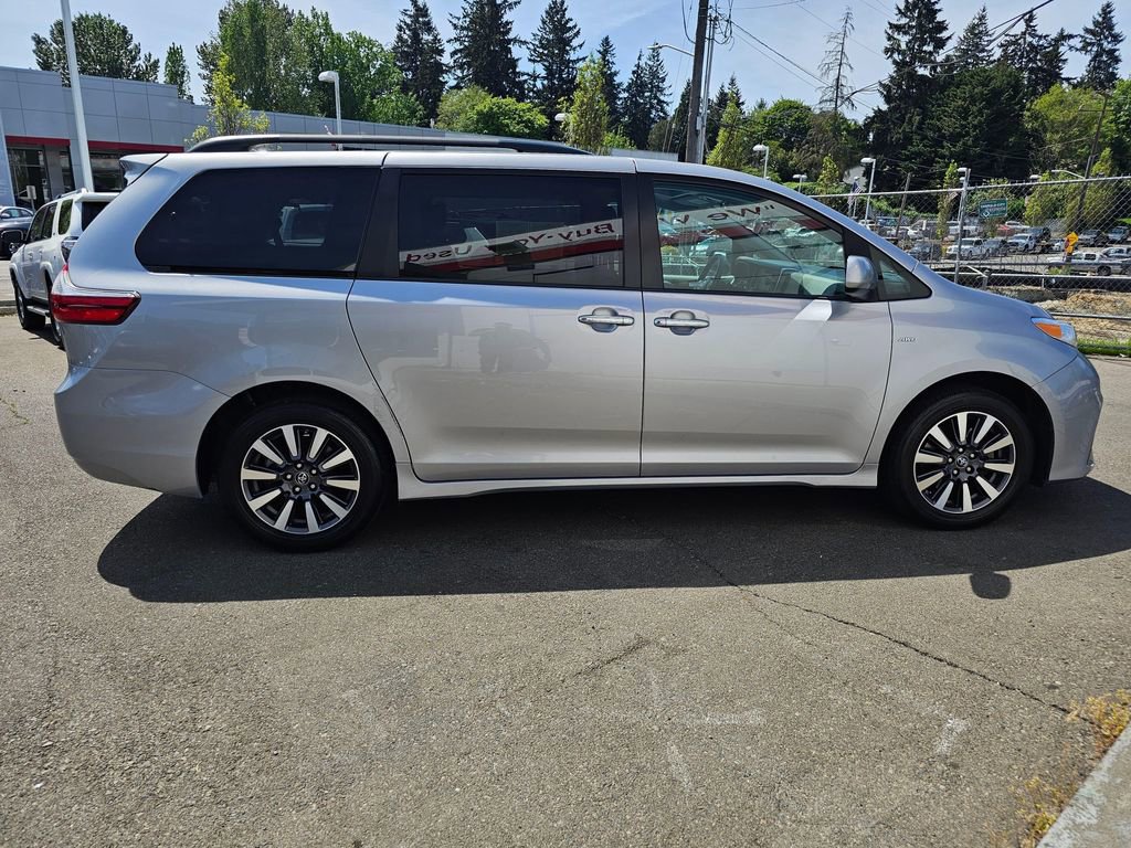 Used 2018 Toyota Sienna XLE w/ XLE Navigation Package AWD/4WD image 8