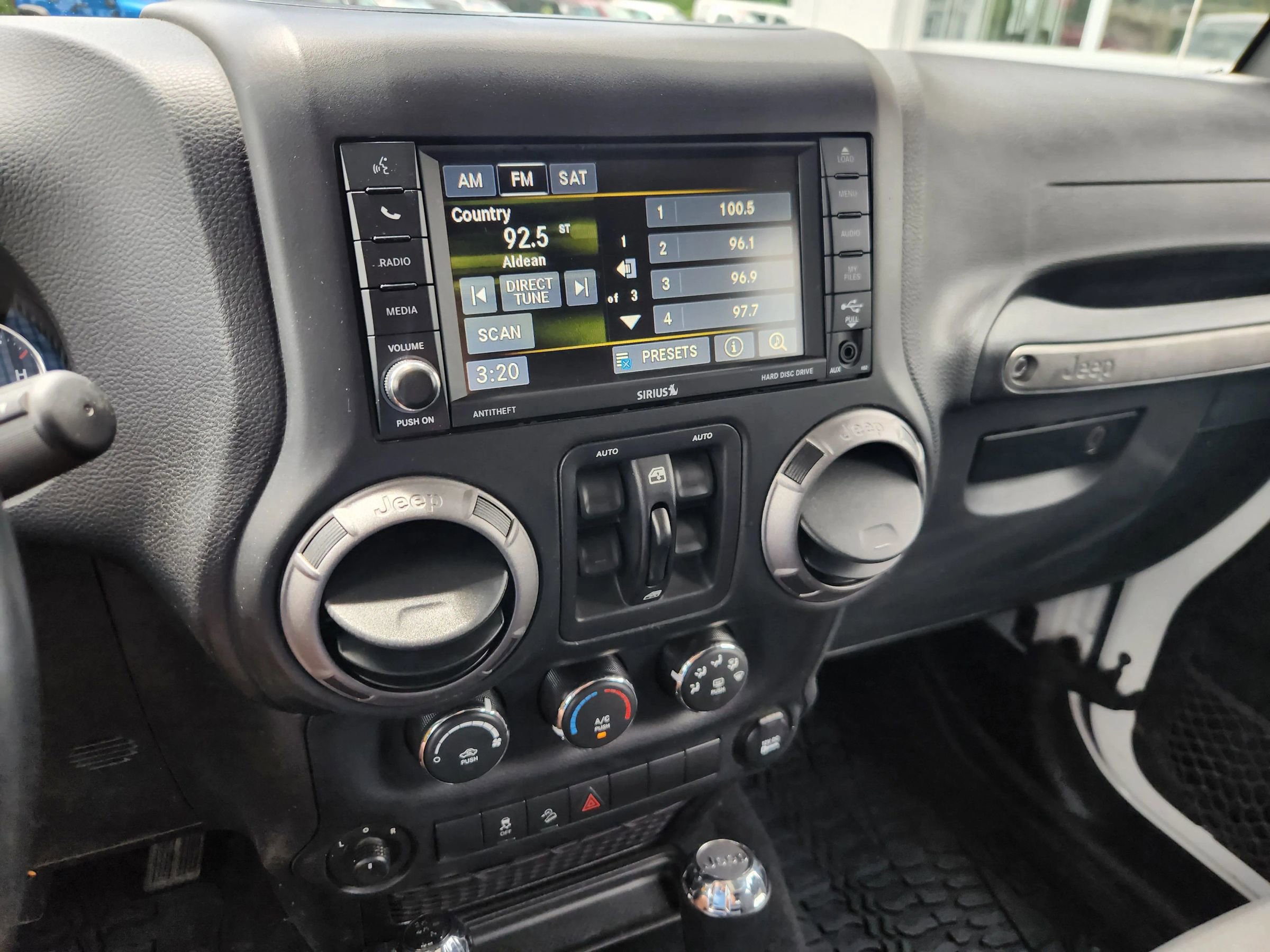 Used 2017 Jeep Wrangler Unlimited Sport AWD/4WD image 30