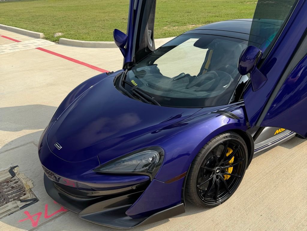 Used 2020 McLaren 600LT Spider RWD image 12
