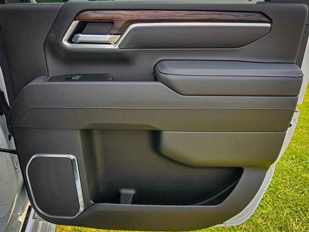 New 2025 GMC Sierra 2500 SLT w/ SLT Premium Package image 43