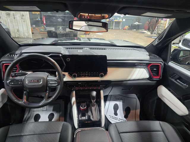 Used 2025 GMC Canyon AT4 w/ AT4X Package AWD/4WD image 5