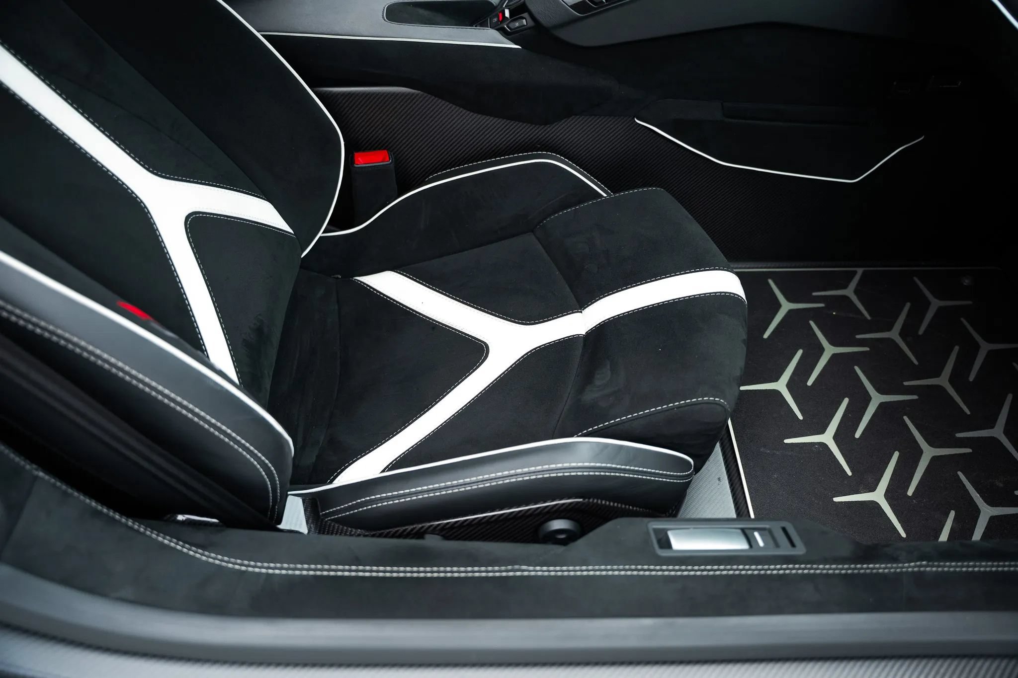 Used 2019 Lamborghini Aventador SVJ AWD/4WD image 41