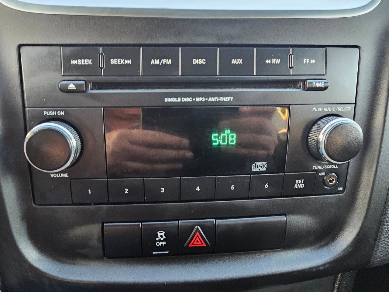 Used 2013 Dodge Avenger SE image 36