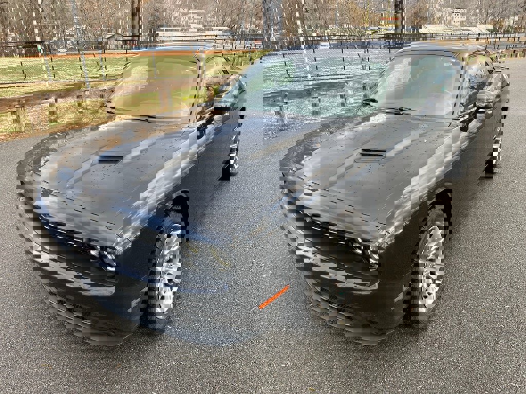 Used 2021 Dodge Challenger SXT image 8