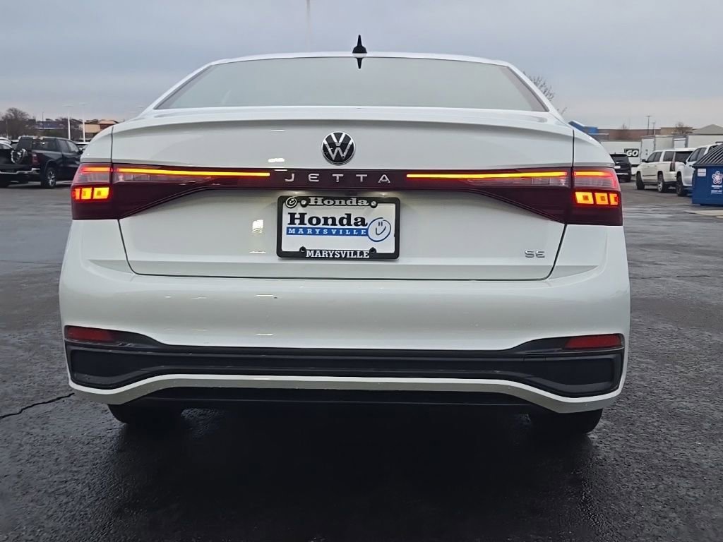 Used 2025 Volkswagen Jetta SE w/ Sunroof Package image 6