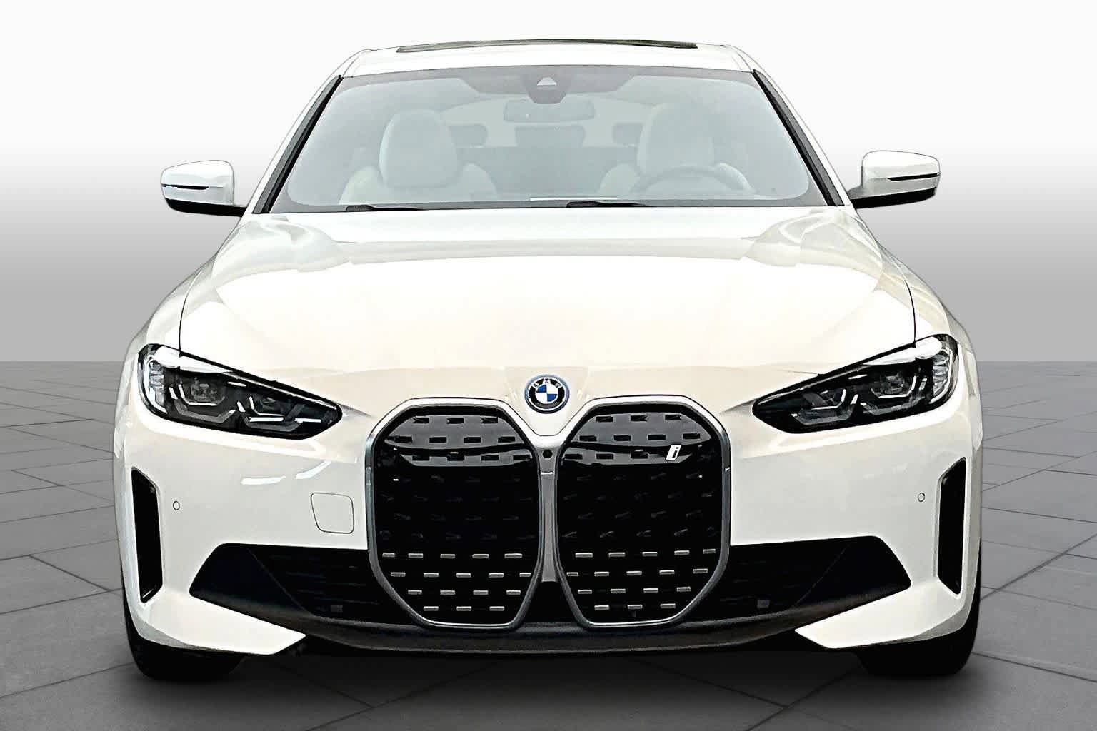Used 2023 BMW i4 eDrive35 w/ Premium Package image 3