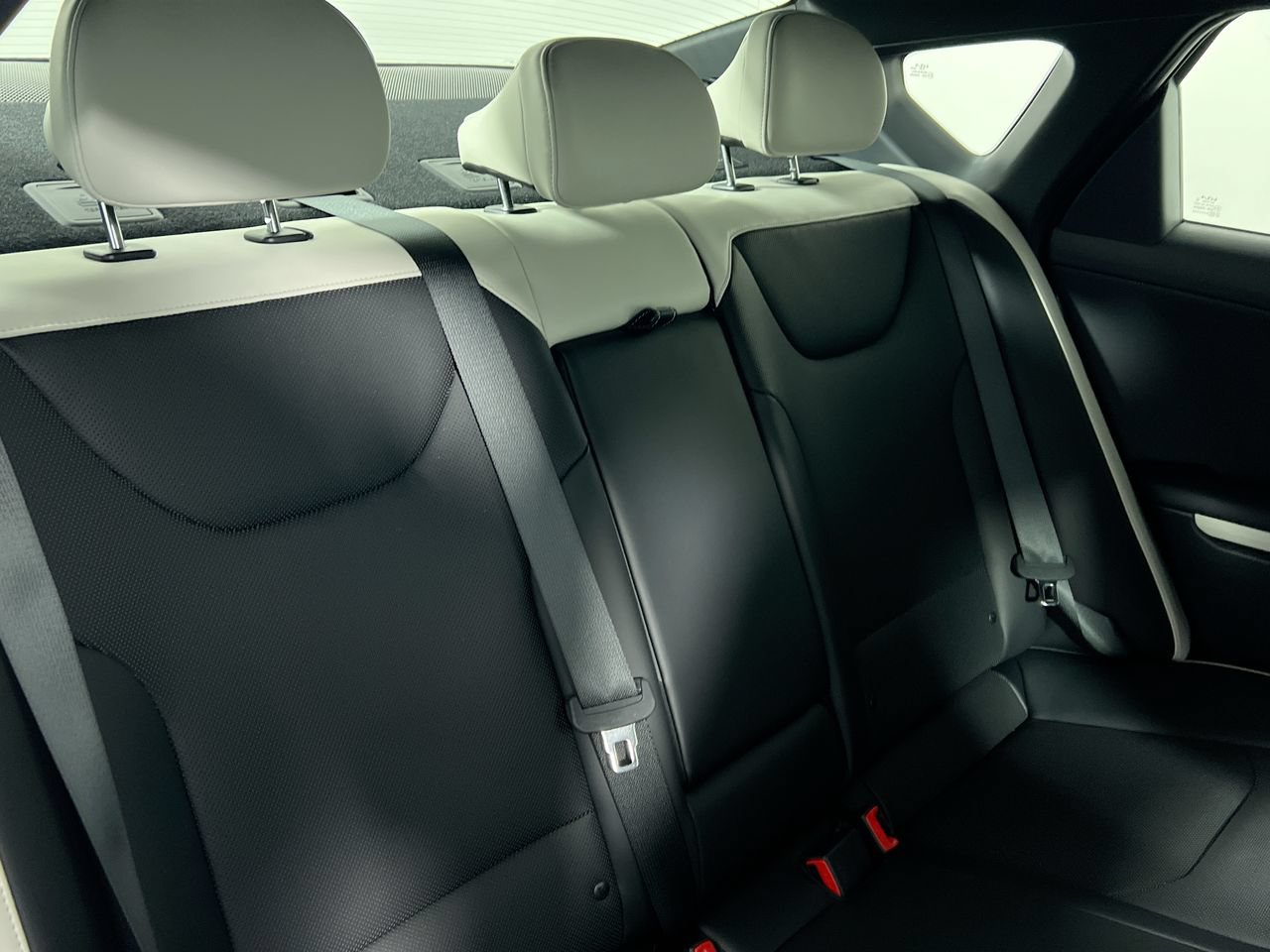New 2026 Kia K4 GT-Line w/ GT-Line Premium Package FWD image 30