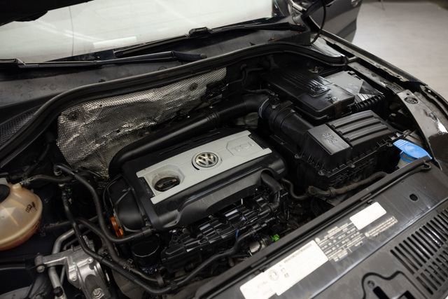 Used 2011 Volkswagen Tiguan SEL AWD/4WD image 22