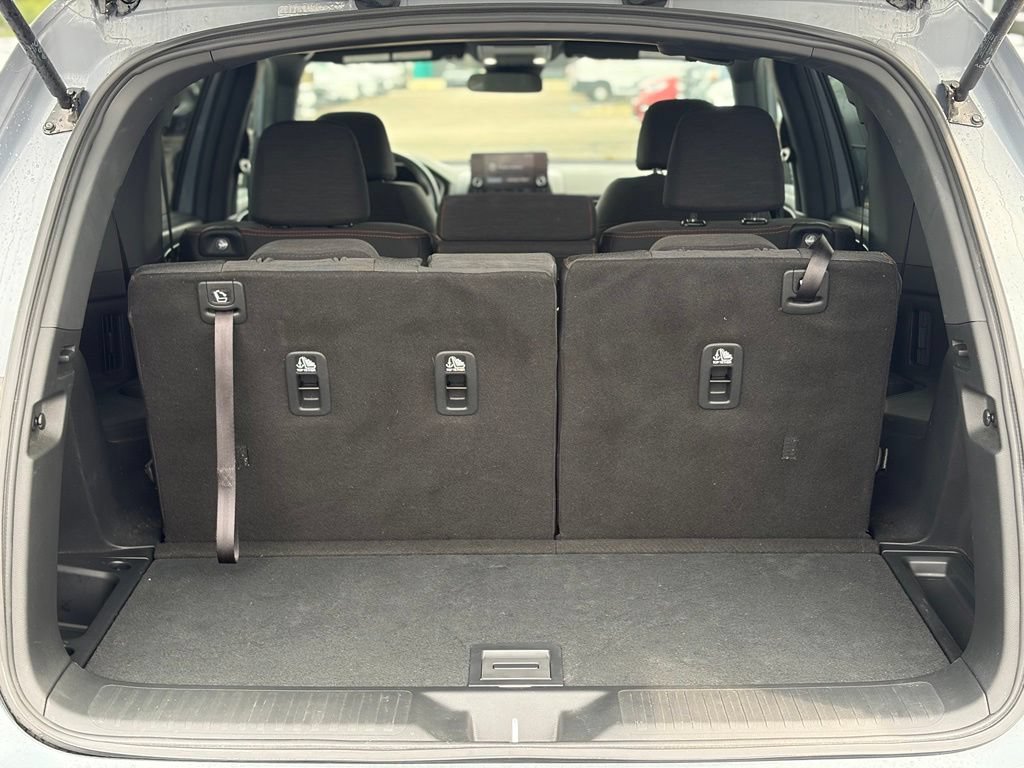 Used 2025 Honda Pilot Sport image 9