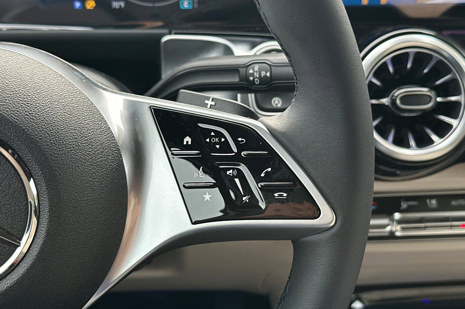 New 2026 Mercedes-Benz GLB 250 image 26