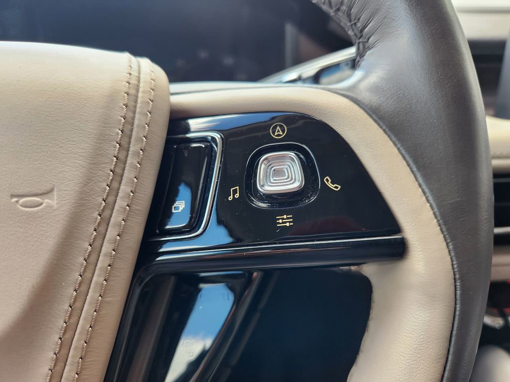 Used 2023 Lincoln Aviator Reserve w/ Equipment Group 201A image 30