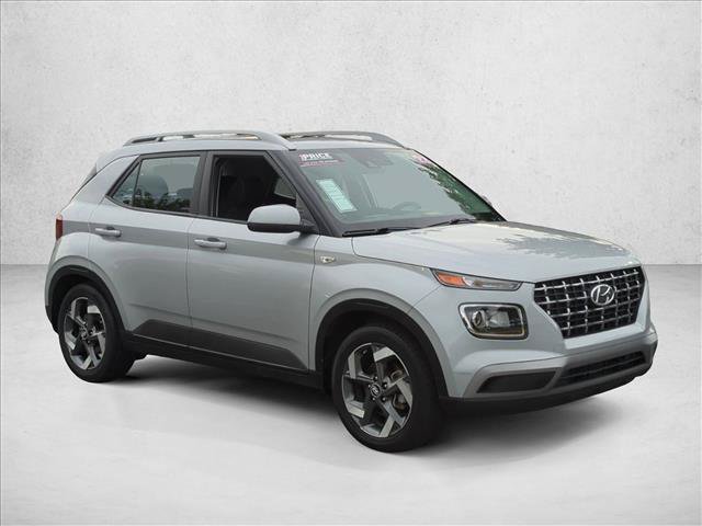Used 2022 Hyundai Venue SEL FWD image 3
