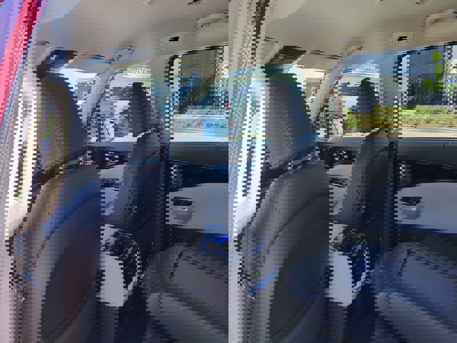 Certified 2023 Kia Carnival EX image 17