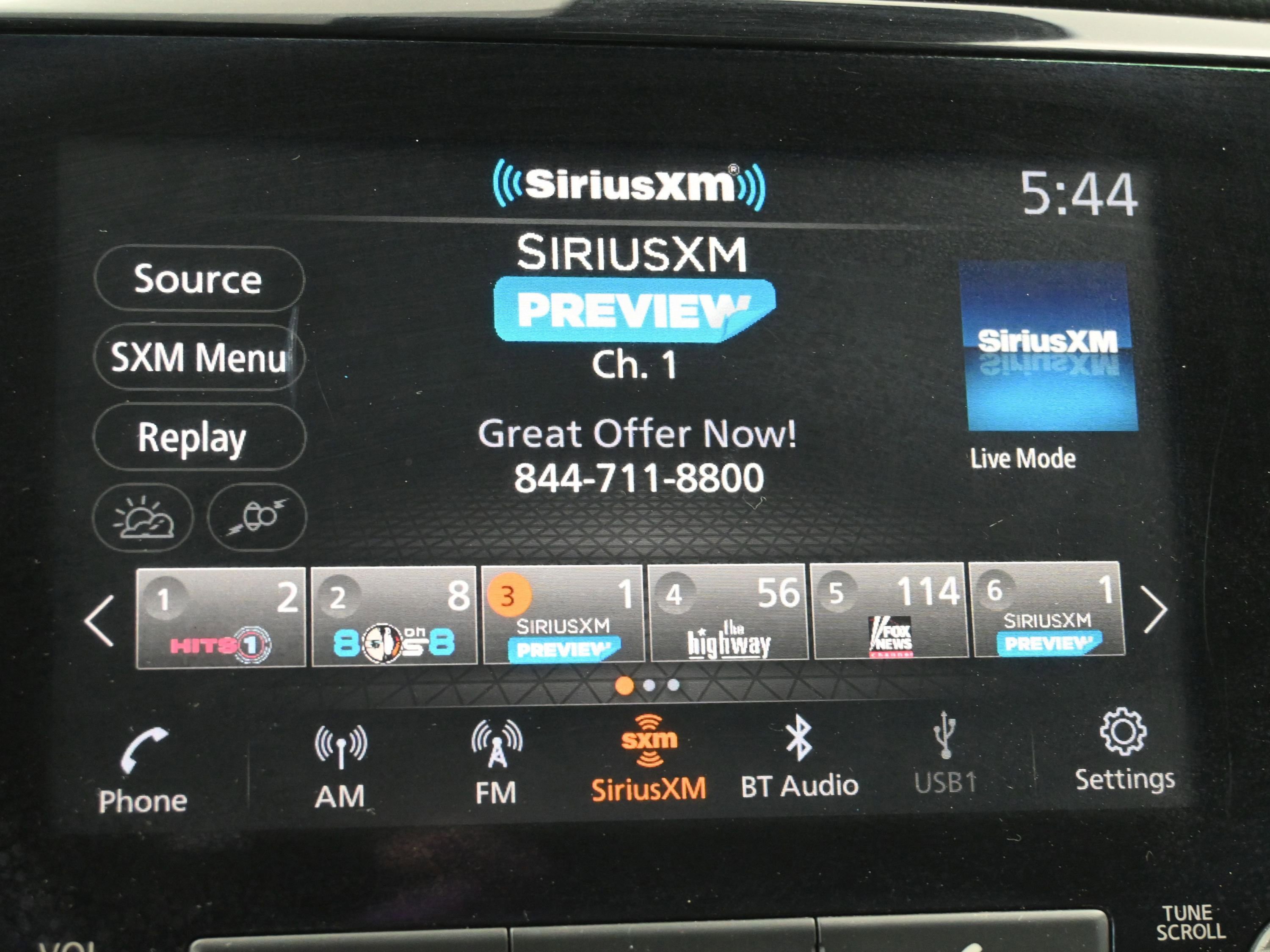 Used 2024 Nissan Titan SV w/ Accessory Utility Package image 17