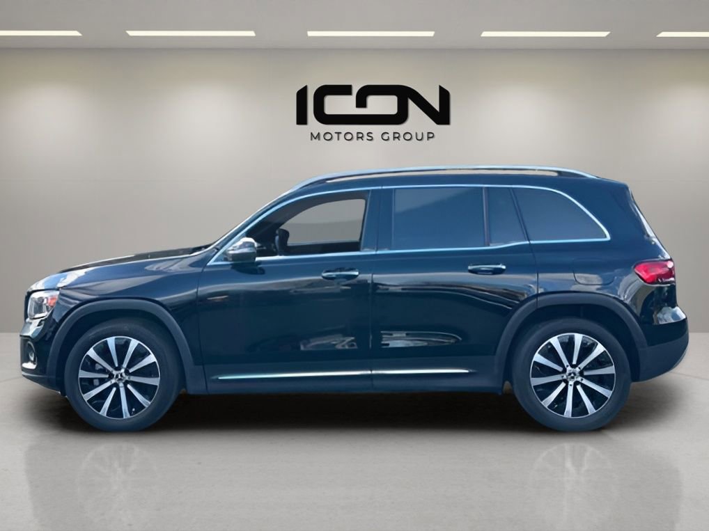 Used 2022 Mercedes-Benz GLB 250 4MATIC w/ Premium Package Lite image 2
