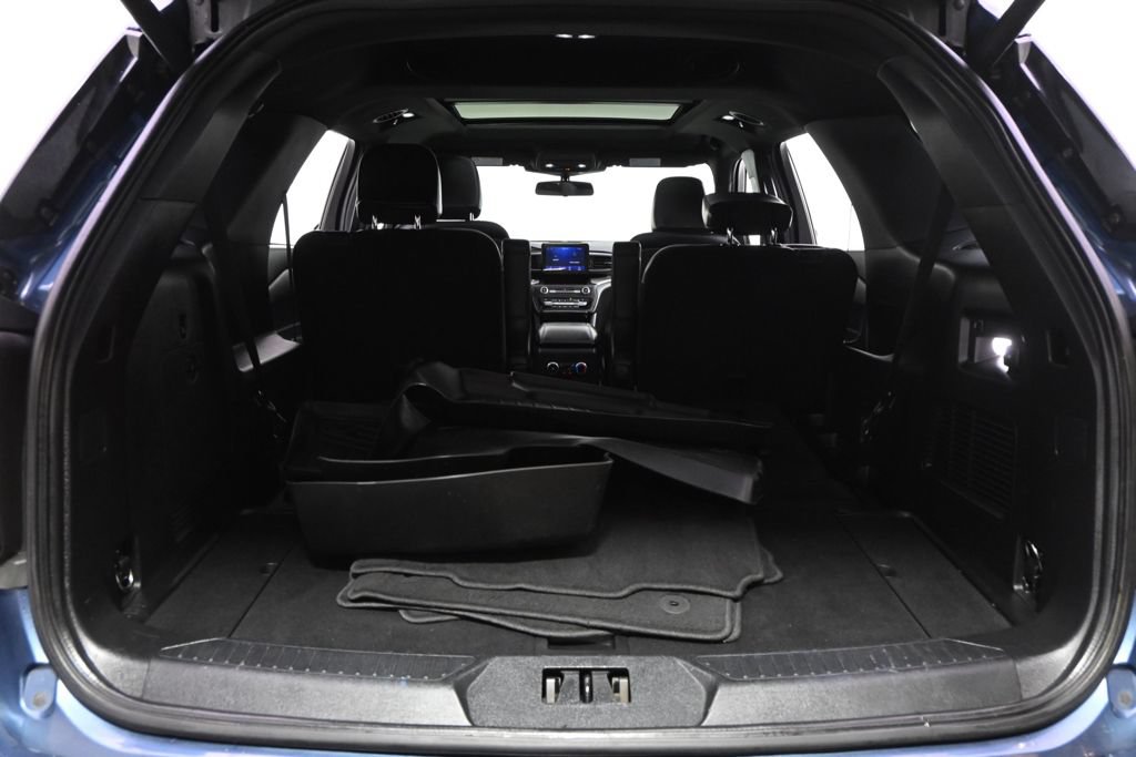 Used 2020 Ford Explorer XLT w/ Equipment Group 202A AWD/4WD image 19